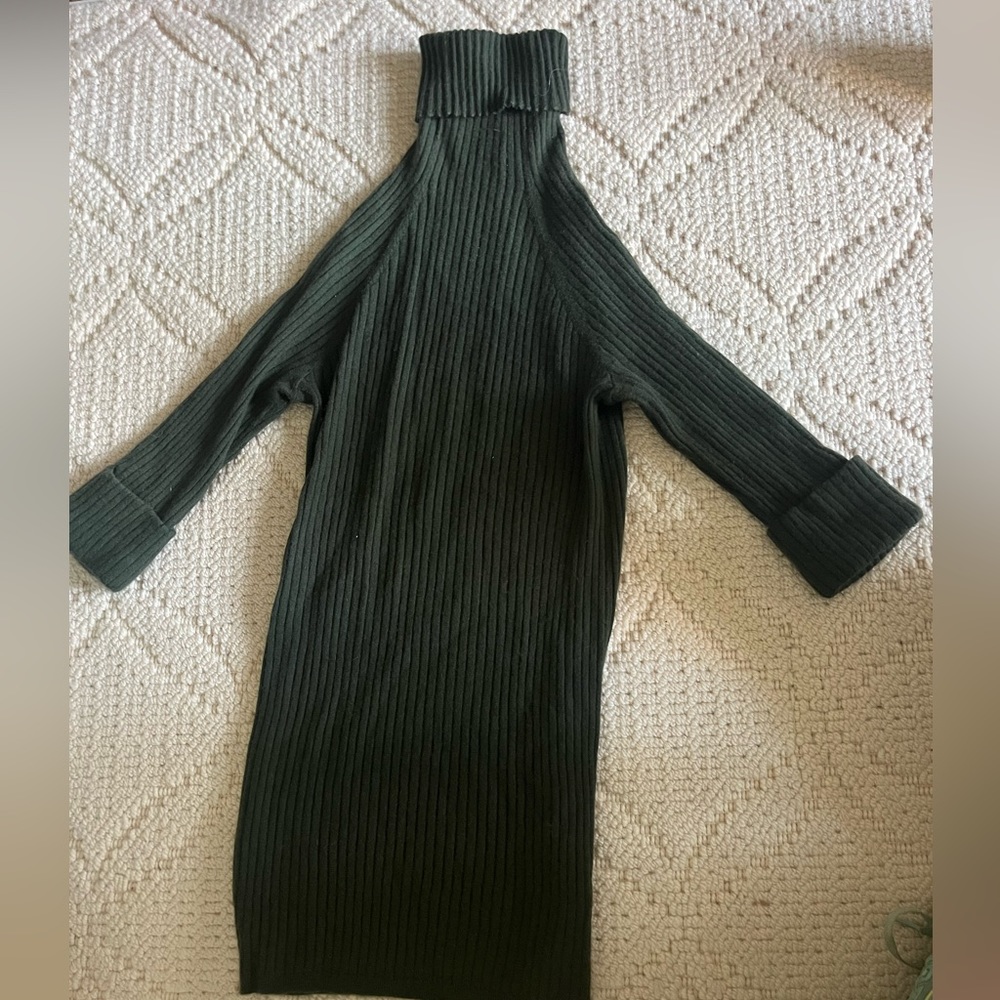 VINCE Turtleneck Sweater 3/4 Sleeves - SMALL